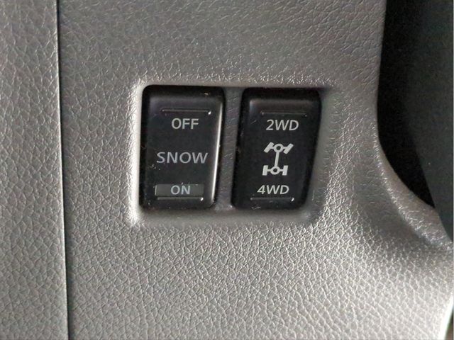 NISSAN NV350 CARAVAN 4WD 2013