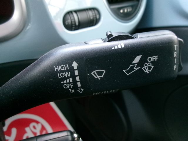 VOLKSWAGEN VOLKSWAGEN The BEETLE 2014