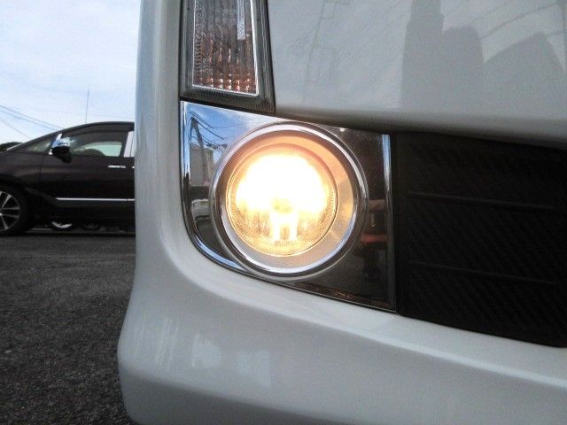 DAIHATSU MOVE CUSTOM 2013