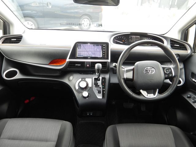 TOYOTA SIENTA 2019