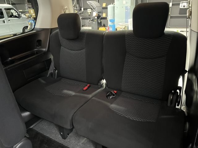 NISSAN SERENA  WG 2011