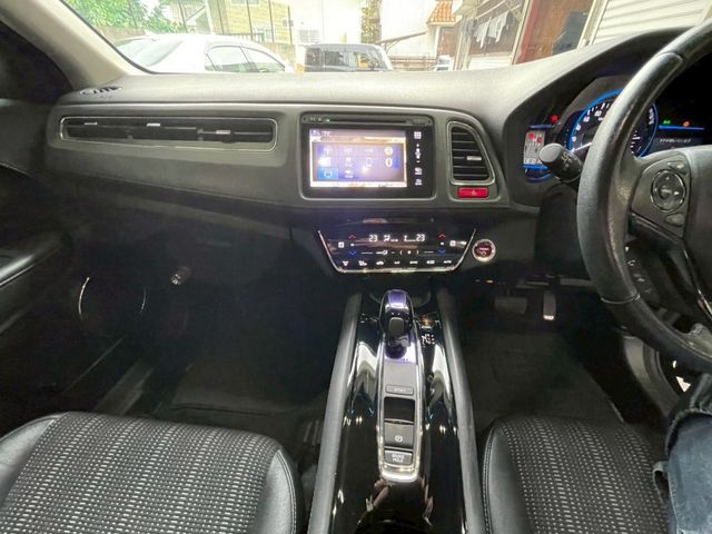 HONDA VEZEL HYBRID 2014