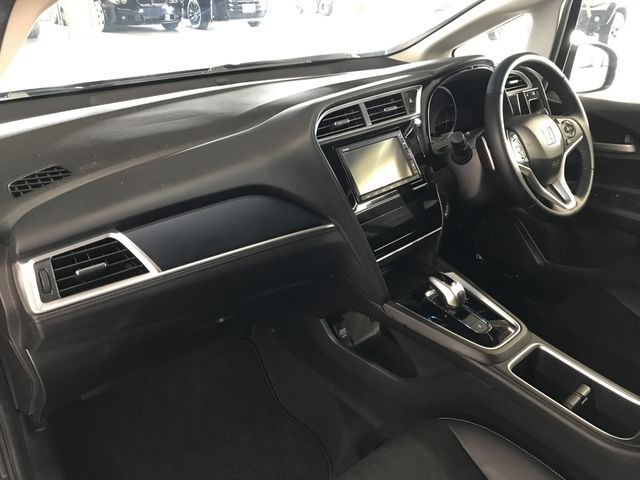 HONDA SHUTTLE HYBRID 2021