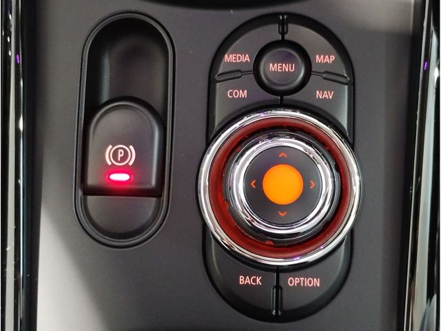 BMW MINI COOPER D CLUBMAN 2021