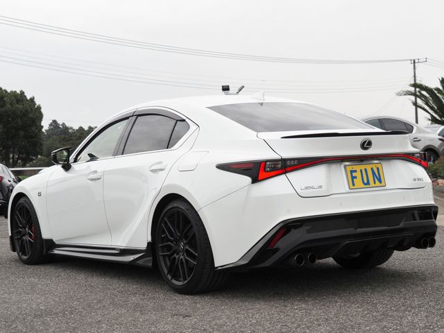 TOYOTA LEXUS IS350 2021