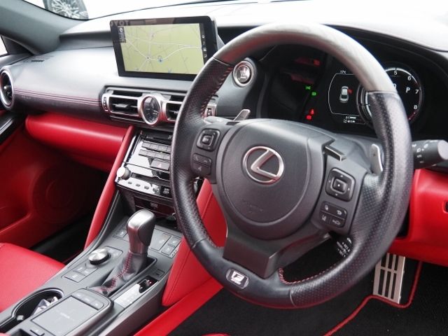 TOYOTA LEXUS IS350 2021