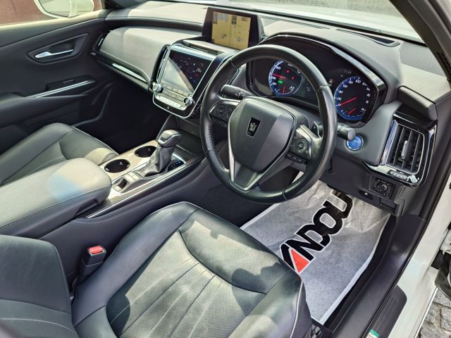 TOYOTA CROWN sedan hybrid 2019