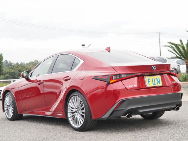 TOYOTA LEXUS IS300h 2022