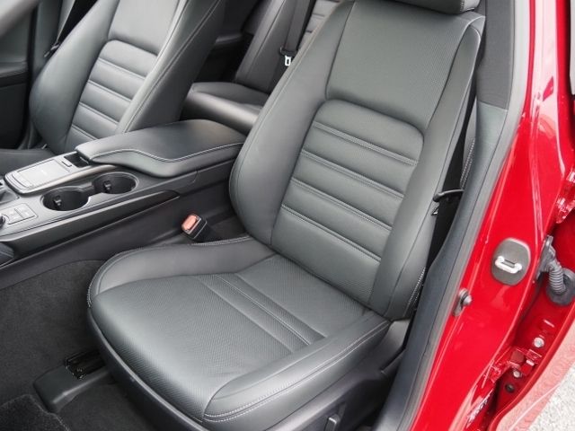 TOYOTA LEXUS IS300h 2022