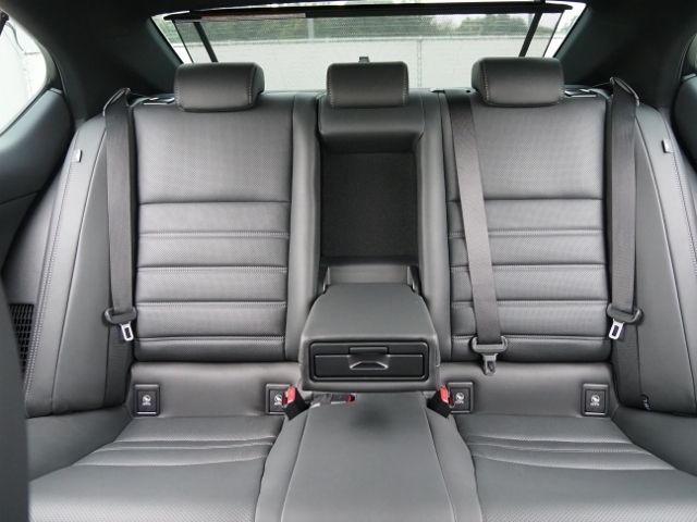 TOYOTA LEXUS IS300h 2022