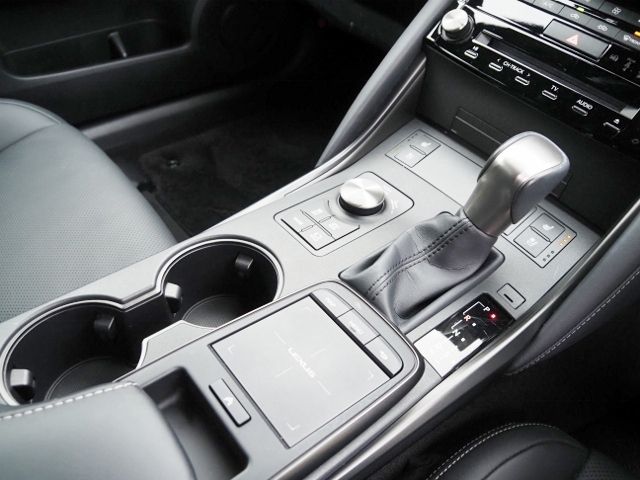 TOYOTA LEXUS IS300h 2022