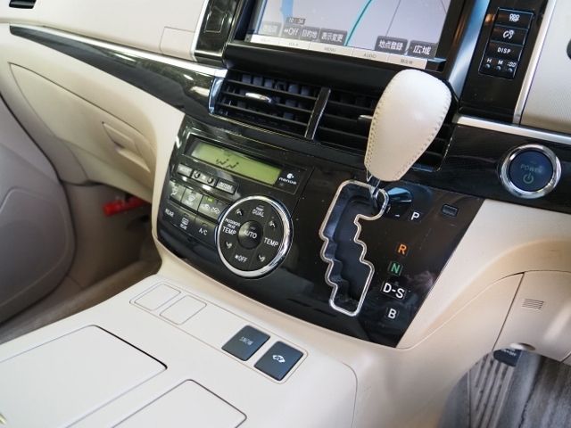 TOYOTA ESTIMA HYBRID 4WD 2014