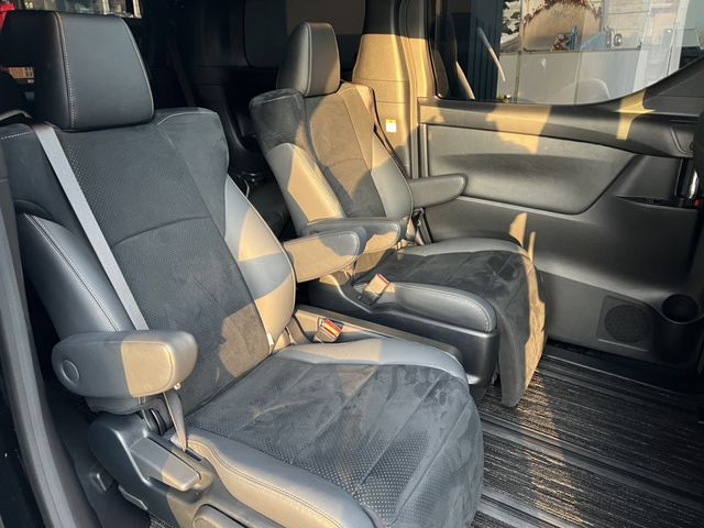 TOYOTA VELLFIRE 2022