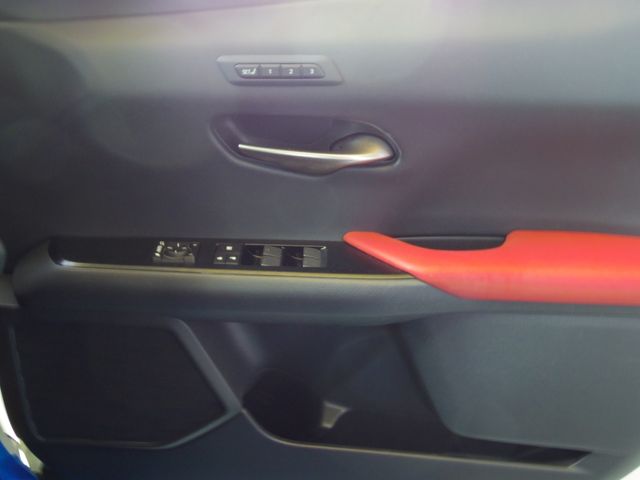 TOYOTA LEXUS UX200 2018