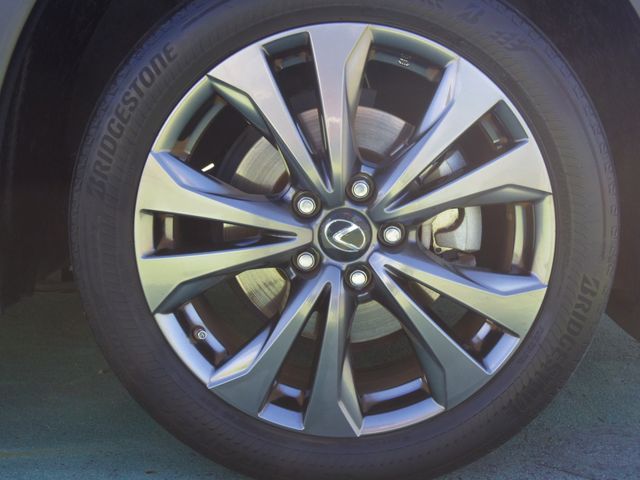 TOYOTA LEXUS UX200 2018