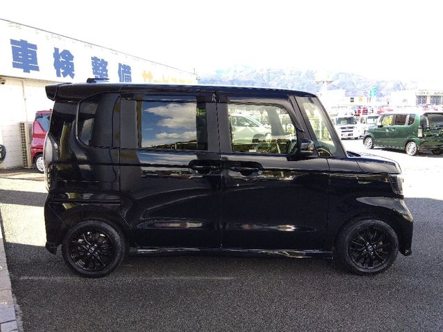 HONDA N BOX CUSTOM 4WD 2022