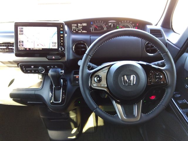 HONDA N BOX CUSTOM 4WD 2022