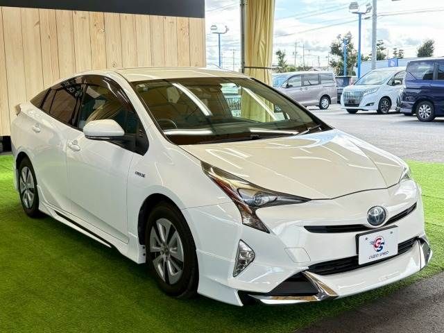 TOYOTA PRIUS 2016