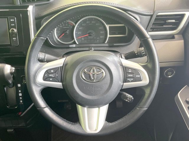 TOYOTA ROOMY 2017