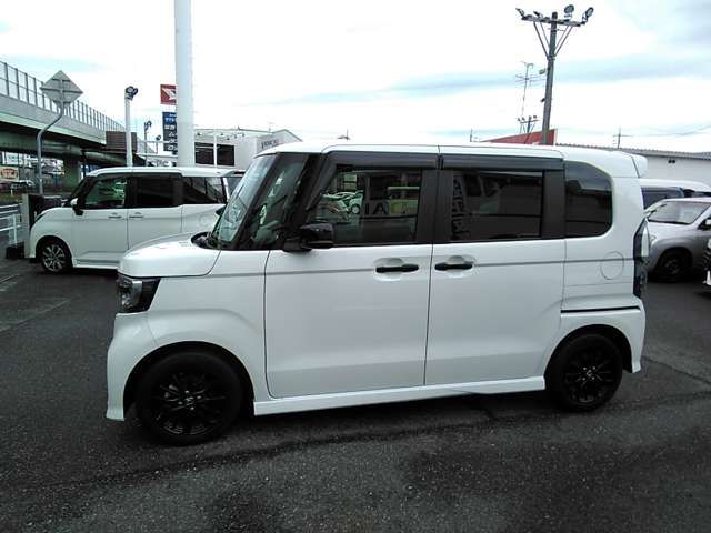 HONDA N BOX CUSTOM 2022