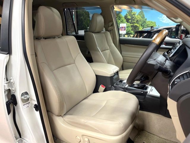 TOYOTA LANDCRUISER PRADO 2023