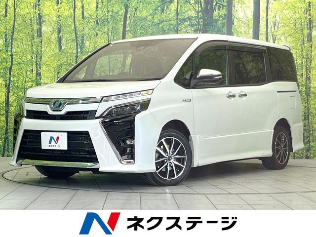 TOYOTA VOXY HYBRID 2019