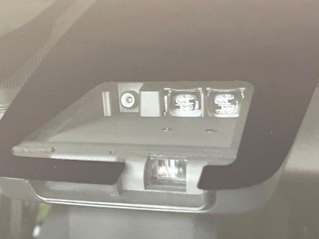 TOYOTA VOXY HYBRID 2019