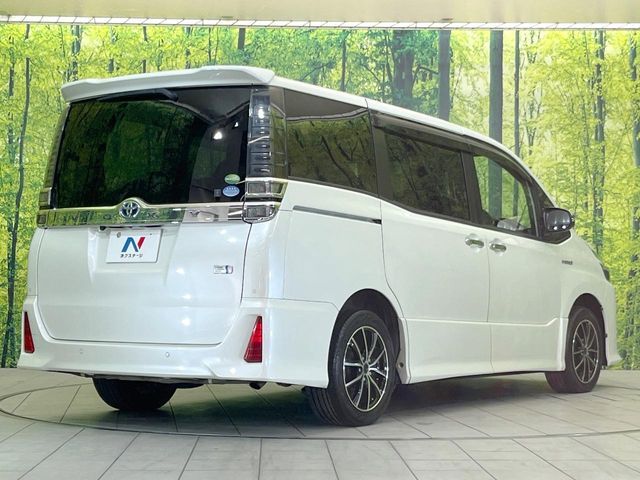 TOYOTA VOXY HYBRID 2019
