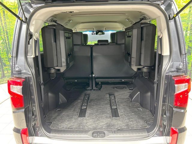 MITSUBISHI DELICA D:5 4WD 2023