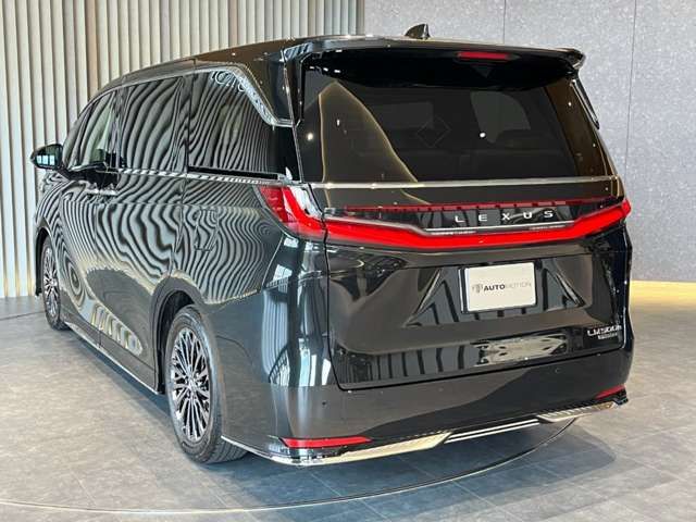 TOYOTA ???? LM500h 2025