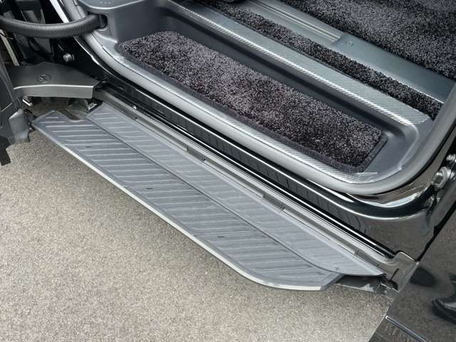 TOYOTA ???? LM500h 2025