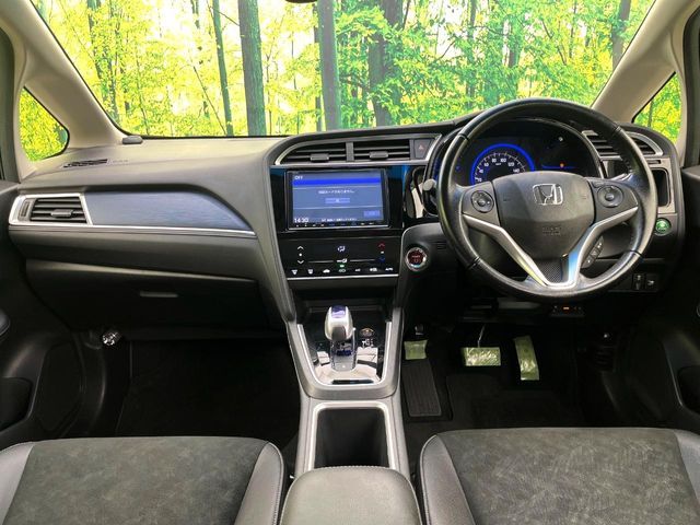 HONDA SHUTTLE HYBRID 2016