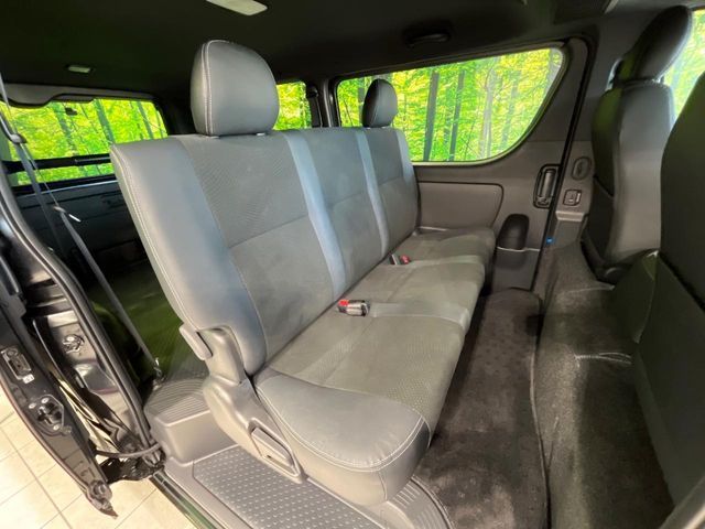 TOYOTA HIACE van 4WD 2024