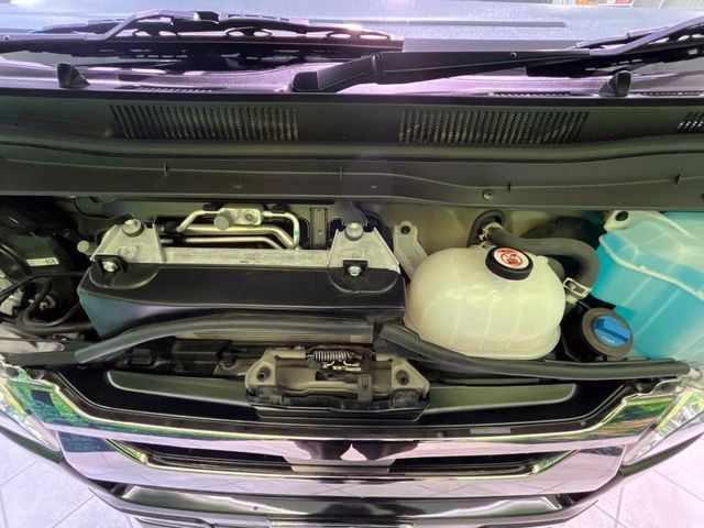 TOYOTA HIACE van 4WD 2024