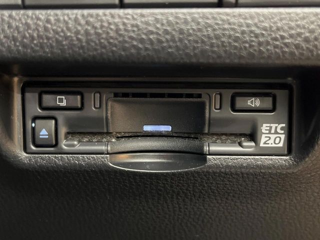 TOYOTA HARRIER 4WD 2023