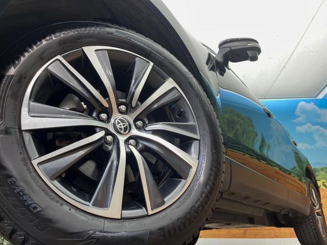 TOYOTA HARRIER 4WD 2023