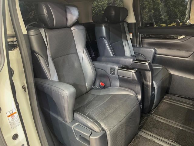 TOYOTA ALPHARD hybrid 4WD 2016
