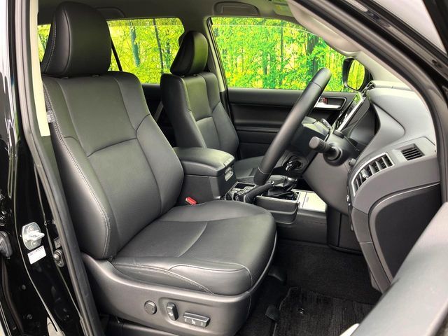 TOYOTA LANDCRUISER PRADO 2023