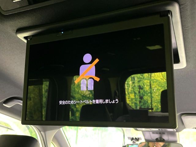 TOYOTA VOXY HYBRID 2023