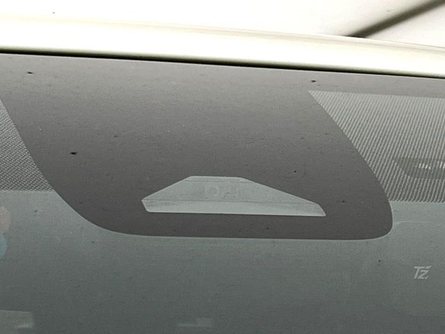 TOYOTA VOXY HYBRID 2023