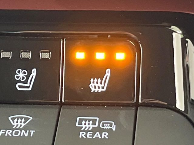 TOYOTA PRIUS 4WD 2023