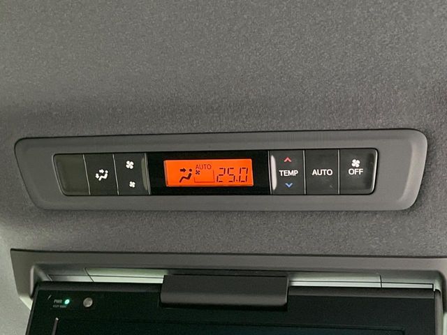 TOYOTA ESQUIRE HYBRID 2018