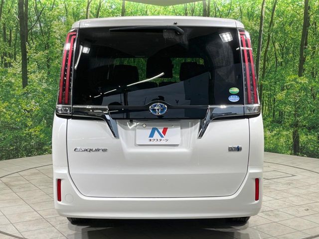 TOYOTA ESQUIRE HYBRID 2018