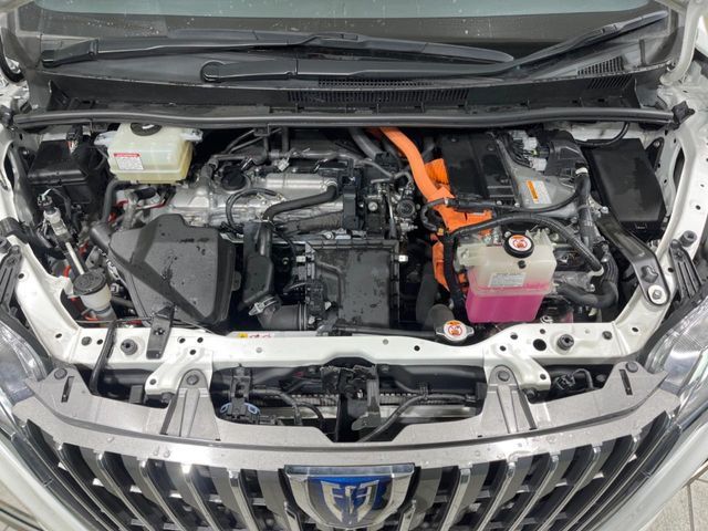 TOYOTA ESQUIRE HYBRID 2018