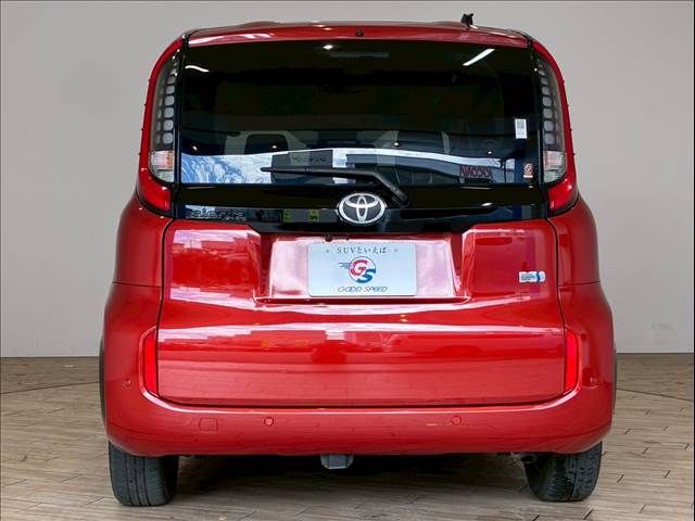 TOYOTA SIENTA HYBRID 2022
