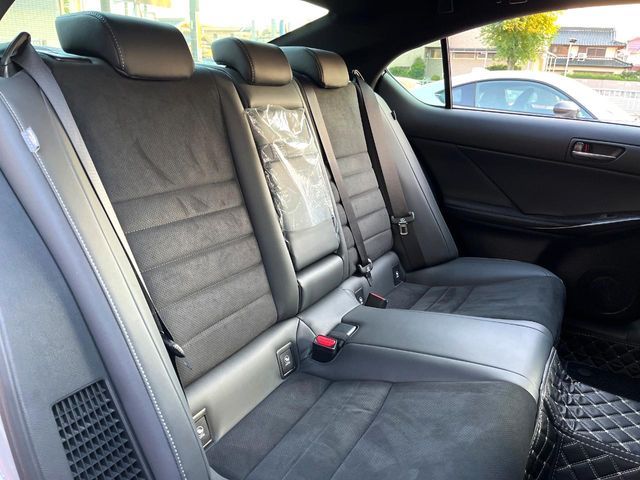 TOYOTA LEXUS IS300h 2023