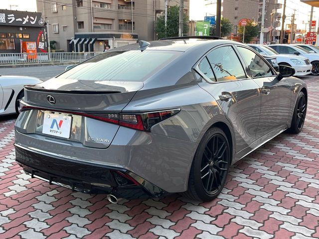 TOYOTA LEXUS IS300h 2023