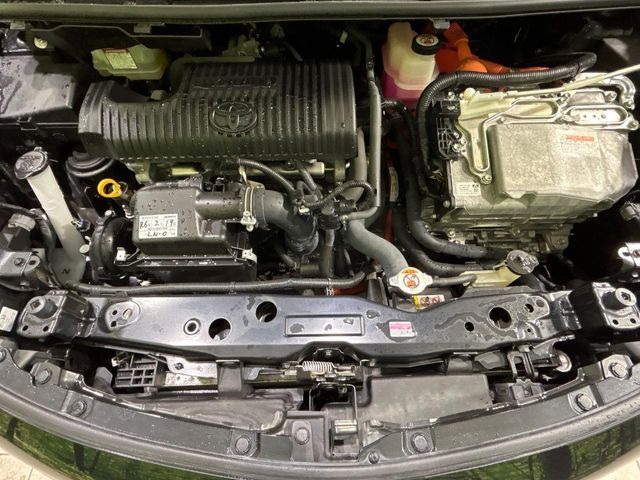 TOYOTA SIENTA HYBRID 2019