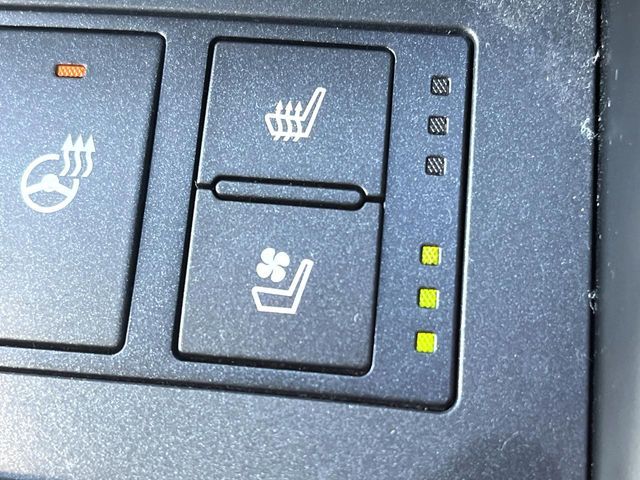 TOYOTA LEXUS IS300h 2023