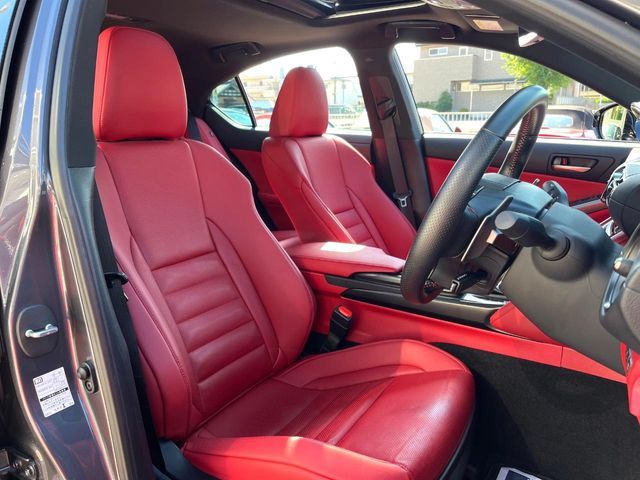 TOYOTA LEXUS IS300h 2023